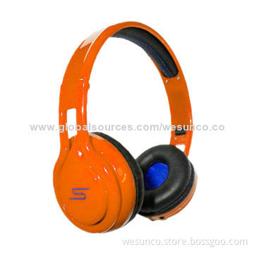 Colorful wired headphone with mic, unique and fashionable model with attractive designs